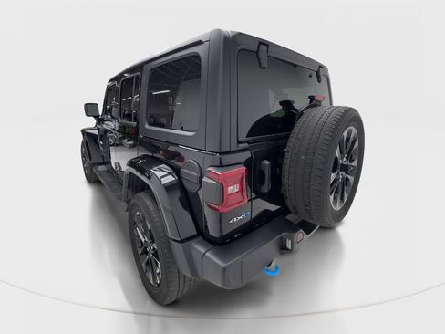 Used 2023 Jeep Wrangler Unlimited Sahara w/ Dual Top Group AWD/4WD image 10