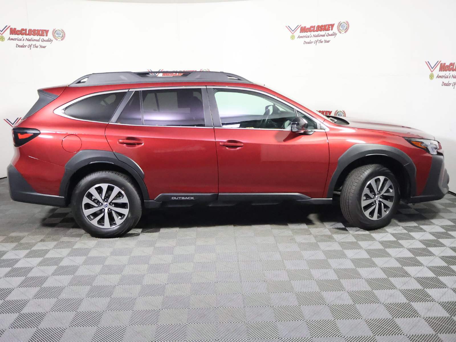 Used 2025 Subaru Outback Premium AWD/4WD image 3