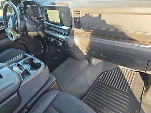 Used 2024 Chevrolet Silverado 1500 LT AWD/4WD image 29
