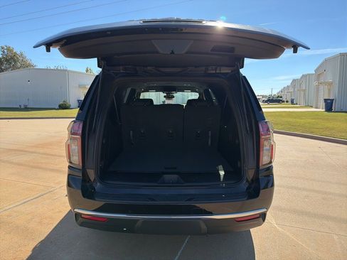 Used 2023 Chevrolet Suburban LS w/ Driver Alert Package image 6