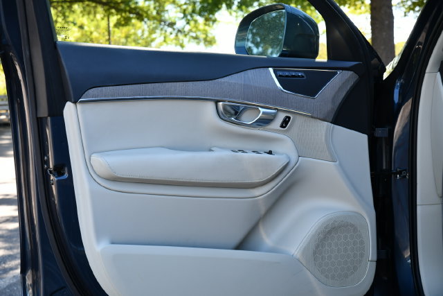 Used 2023 Volvo XC90 T8 Plus w/ Protection Package Premier AWD/4WD image 13