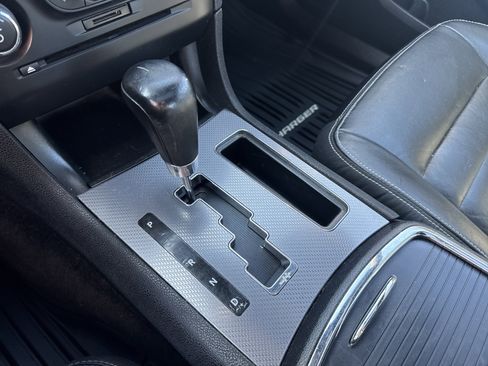 Used 2011 Dodge Charger R/T image 23