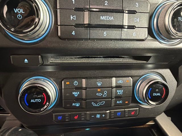 Used 2017 Ford F150 Platinum w/ Equipment Group 701A Luxury AWD/4WD image 26