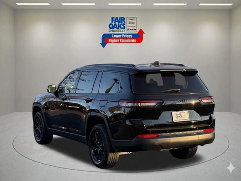 New 2025 Jeep Grand Cherokee L Laredo image 8