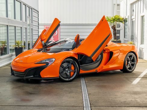 Used 2015 McLaren 650S Spider image 42