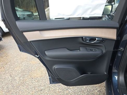 New 2026 Volvo XC90 B6 Plus w/ Protection Package Premier image 18