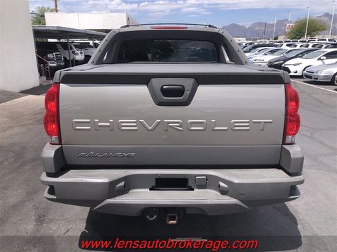 Used 2002 Chevrolet Avalanche 4x4 w/ Off-Road Suspension Pkg image 7