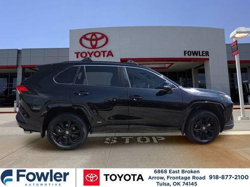 Used 2024 Toyota RAV4 SE AWD/4WD image 7