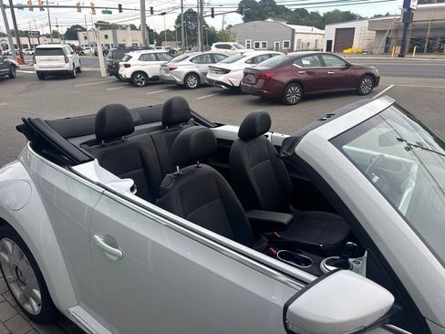 Used 2019 Volkswagen Beetle 2.0T FWD image 7