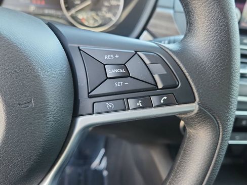 Used 2025 Nissan Altima 2.5 SV FWD image 21