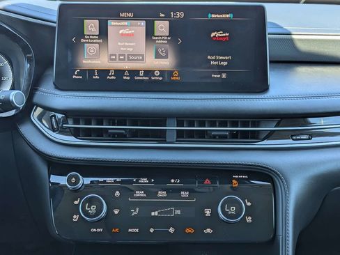 Used 2024 INFINITI QX60 Luxe image 17