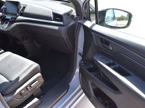 Used 2025 Honda Odyssey Sport-L image 15
