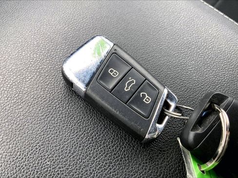 Used 2022 Volkswagen Atlas SE image 13