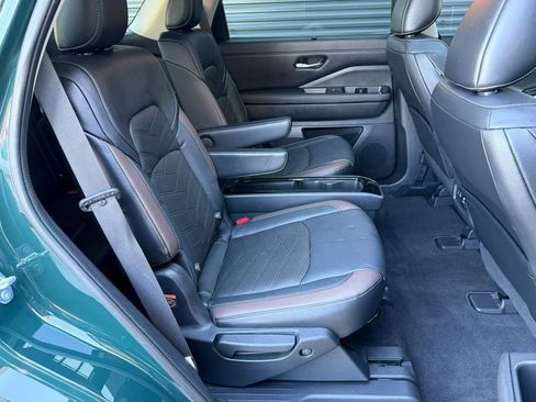 Used 2022 Nissan Pathfinder Platinum w/ Cargo Package AWD/4WD image 21