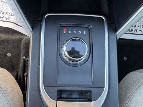 Used 2018 Land Rover Discovery Sport HSE image 18