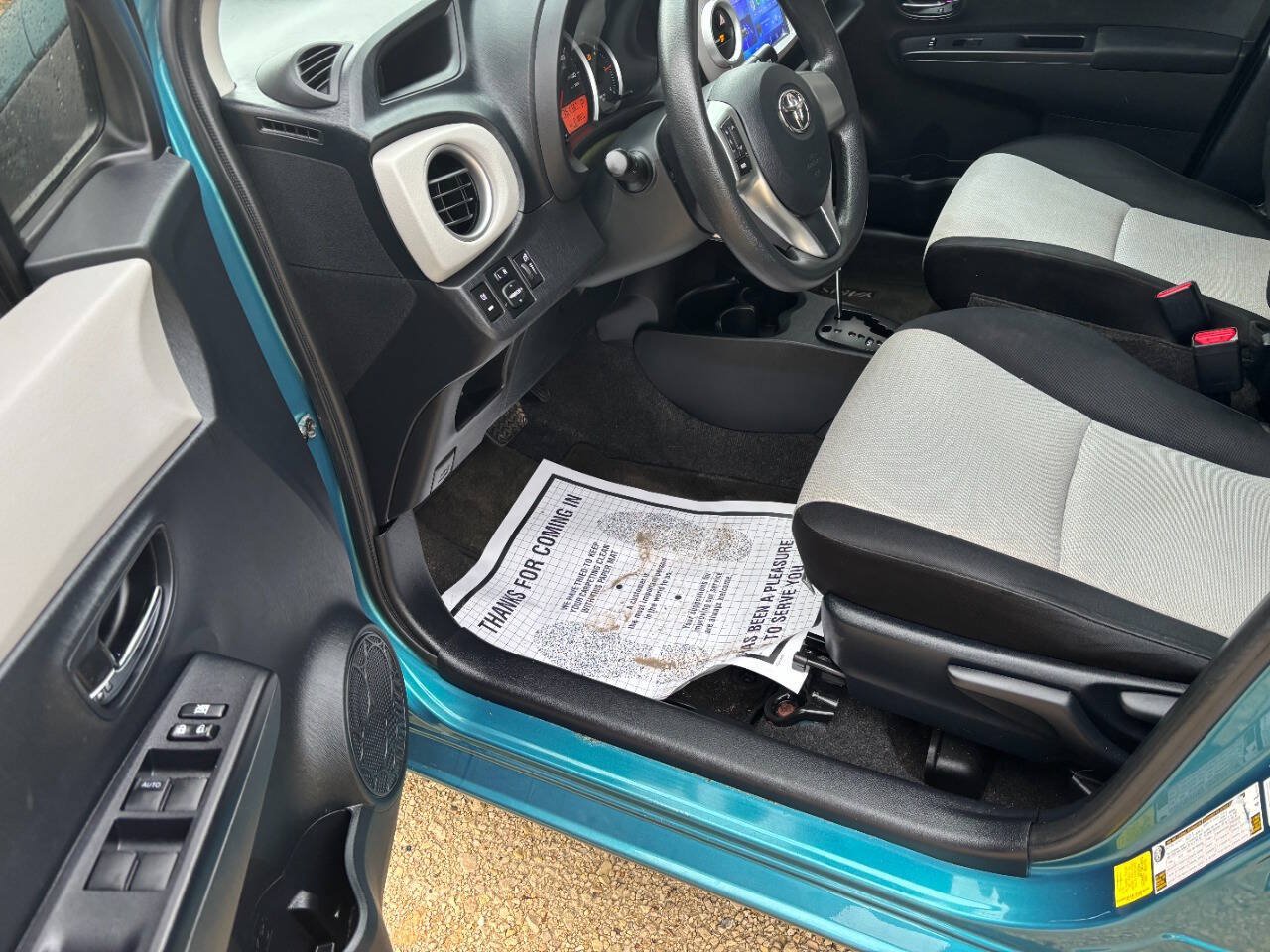 Used 2012 Toyota Yaris LE FWD image 2