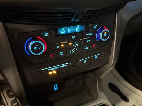 Used 2017 Ford Escape SE w/ SE Cold Weather Package AWD/4WD image 14