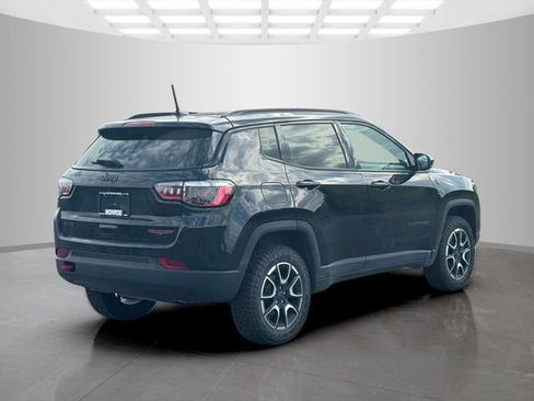 Certified 2025 Jeep Compass Trailhawk AWD/4WD image 7