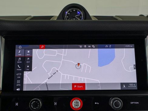 Certified 2025 Porsche Macan image 13