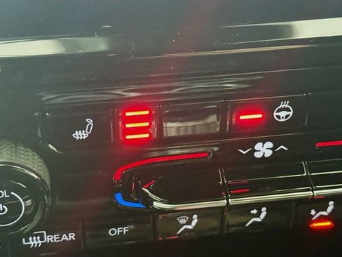 New 2025 Jeep Grand Cherokee L Laredo image 19