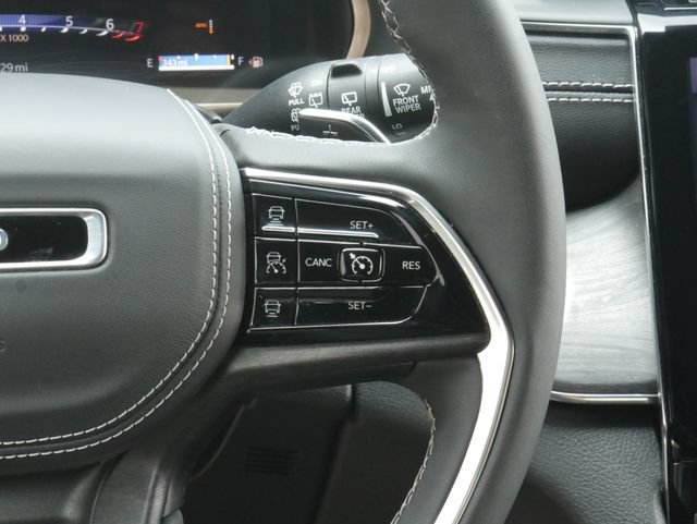 Used 2025 Jeep Grand Cherokee Overland w/ Luxury Tech Group IV AWD/4WD image 21