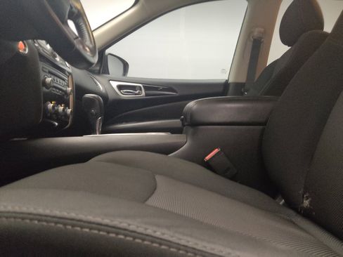 Used 2020 Nissan Pathfinder SV FWD image 17