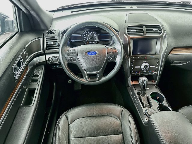 Used 2019 Ford Explorer Limited w/ Class III Trailer Tow Package AWD/4WD image 4