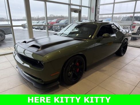 Used 2019 Dodge Challenger SRT Hellcat w/ Plus Package image 12