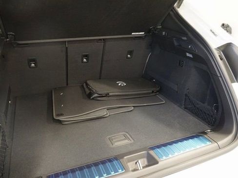 New 2026 Porsche Macan 4S Electric image 9