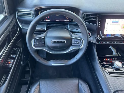 Used 2023 Jeep Wagoneer Series III w/ Preferred Equipment Group AWD/4WD image 16