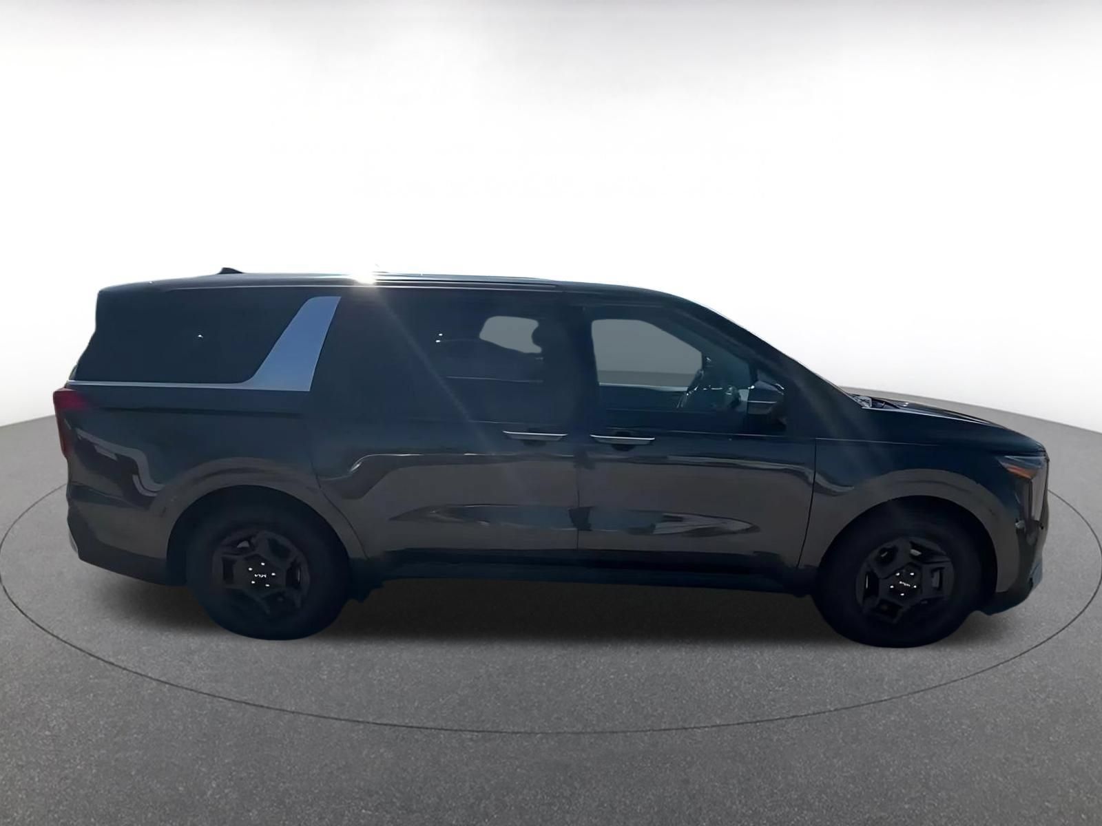 Used 2026 Kia Carnival FWD image 15