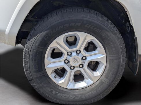 Used 2019 Toyota 4Runner SR5 Premium image 9