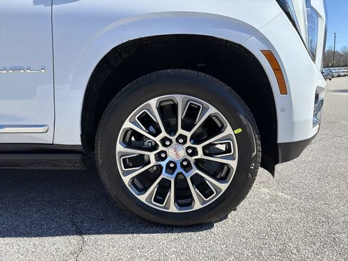 New 2026 GMC Yukon XL Denali image 15
