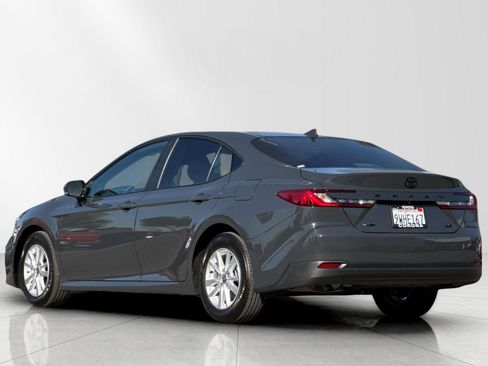 Used 2026 Toyota Camry LE image 5