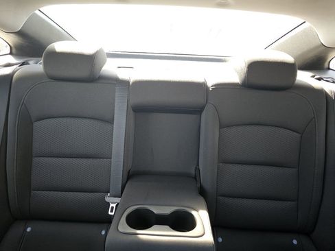 Used 2018 Chevrolet Malibu LS image 19