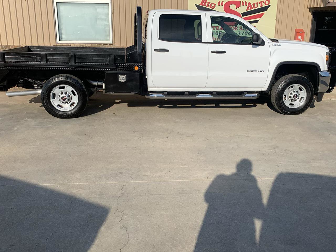 Used 2016 GMC Sierra 2500 4x4 Crew Cab w/ Sierra Convenience Package image 6