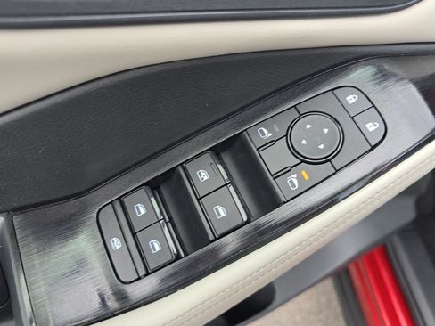 Used 2025 Nissan Rogue SV AWD/4WD image 11