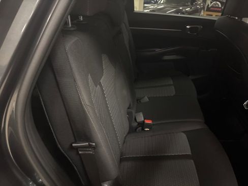 Used 2023 Kia Sorento LX image 26
