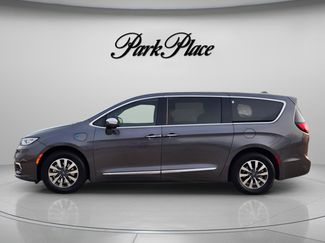 Used 2022 Chrysler Pacifica Limited video 2