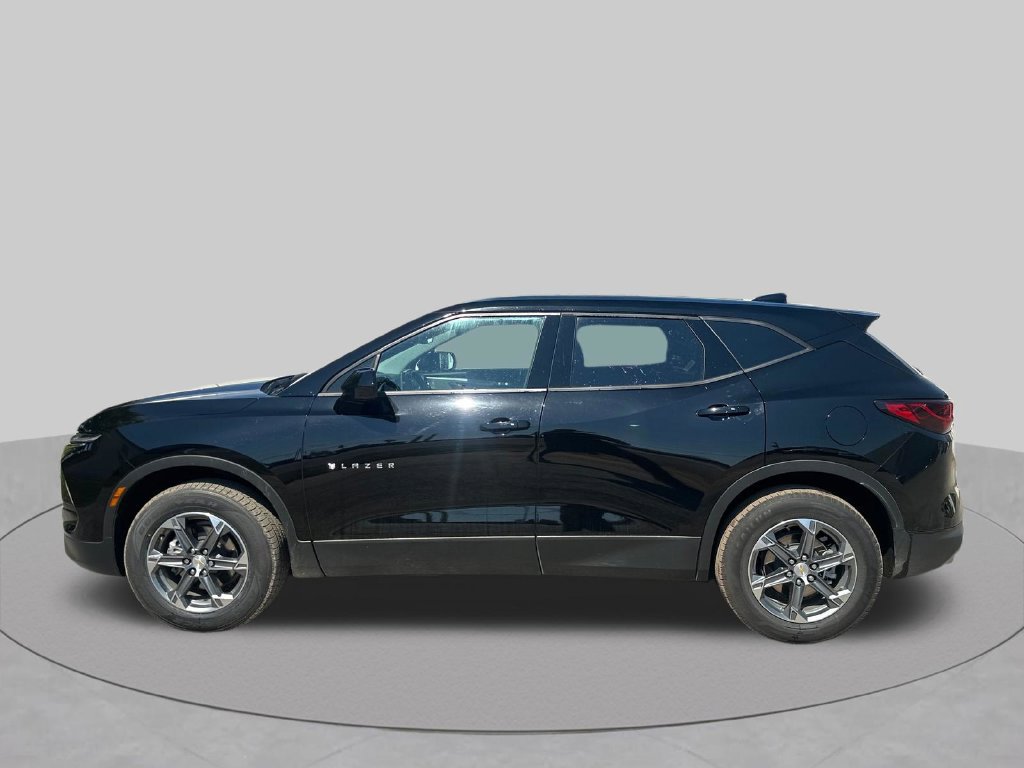 Used 2025 Chevrolet Blazer LT FWD image 33