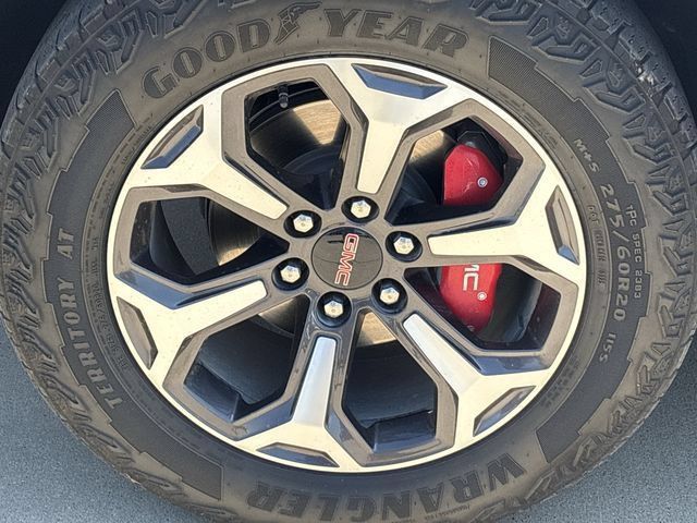 Used 2025 GMC Yukon AT4 Ultimate AWD/4WD image 10