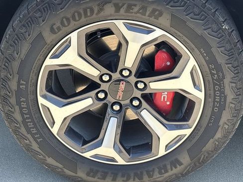 Used 2025 GMC Yukon AT4 Ultimate AWD/4WD image 10