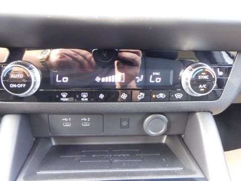 New 2025 Mitsubishi Outlander SE image 23