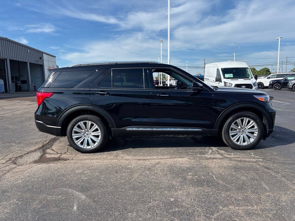 Used 2024 Ford Explorer Limited w/ Limited Technology Package AWD/4WD image 6