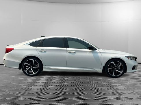 Used 2022 Honda Accord Sport image 3