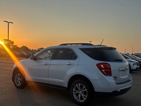 Used 2017 Chevrolet Equinox LT FWD image 16