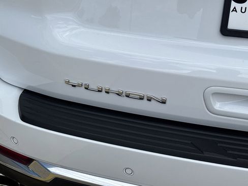 Used 2025 GMC Yukon Denali RWD image 5