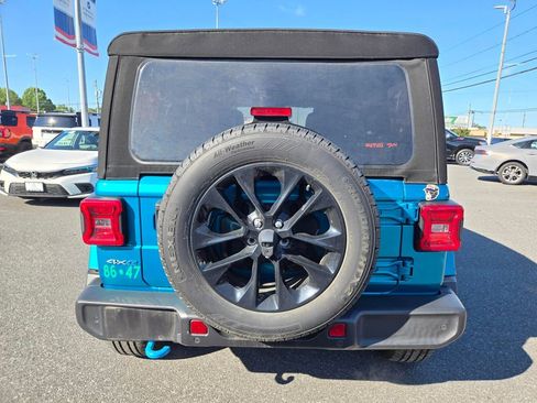 Used 2024 Jeep Wrangler Unlimited Sahara w/ Safety Group AWD/4WD image 5