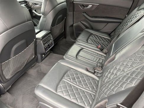 Used 2021 Audi SQ7 Premium Plus w/ Executive Package image 17
