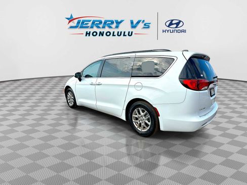 Used 2021 Chrysler Voyager Lxi image 6